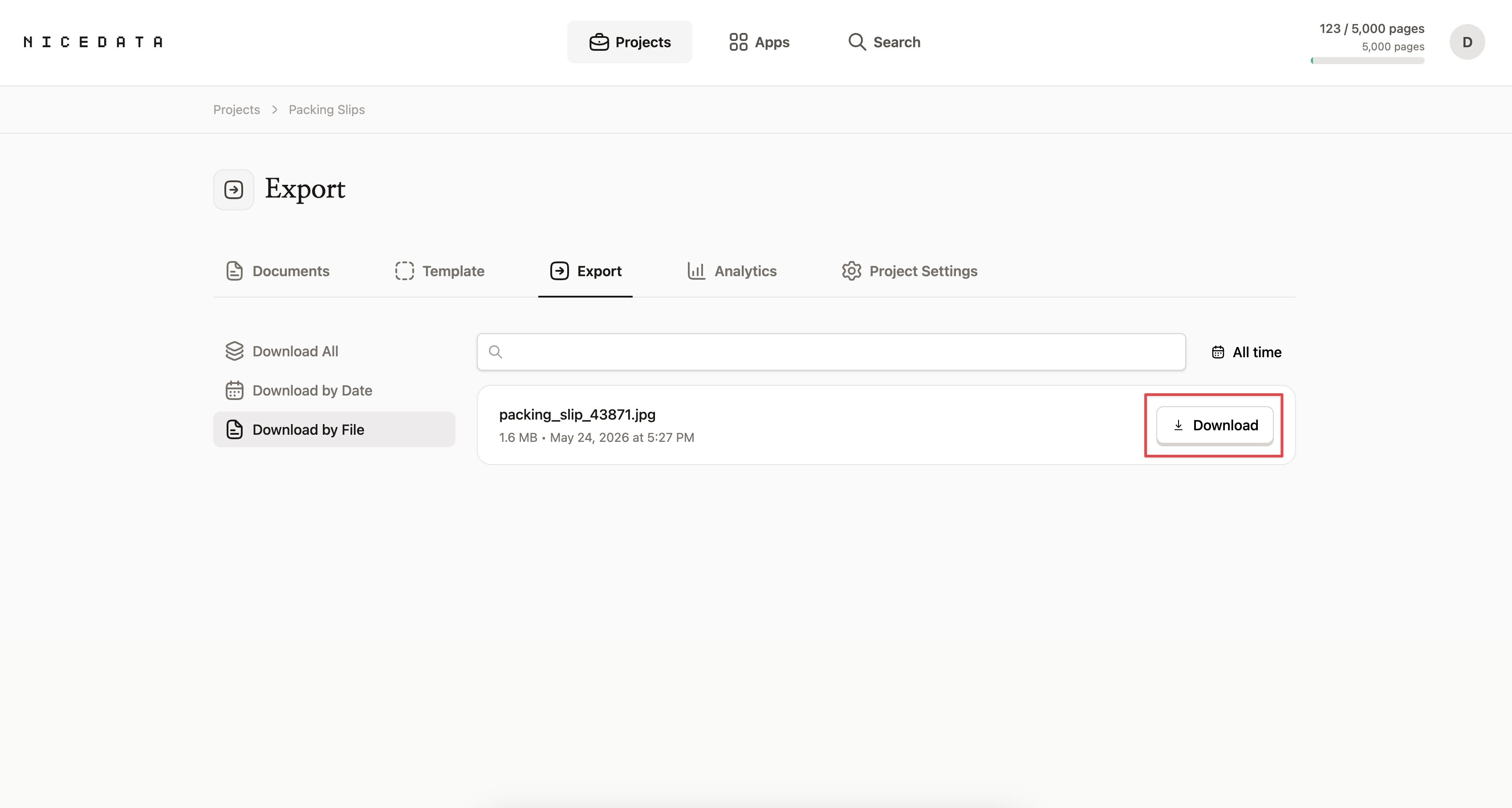 La scheda Export di NiceData con l'opzione Download by File selezionata, che mostra packing_slip_43871.jpg con dimensione e data, e un pulsante Download evidenziato a destra.